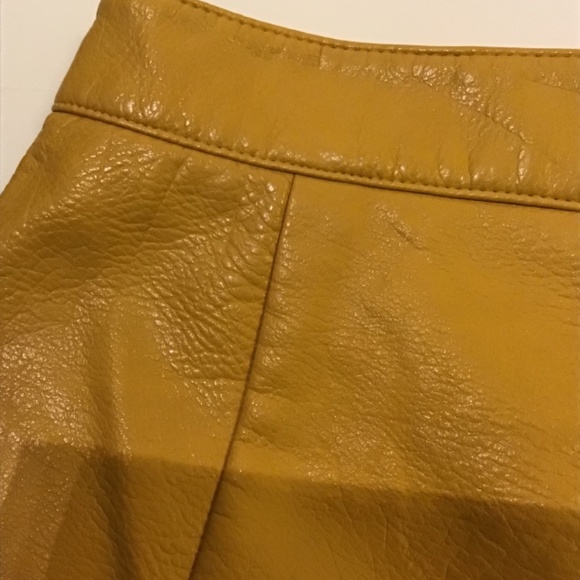 Mustard yellow NWT faux leather Zara  Aline mini skirt size S - Picture 3 of 8